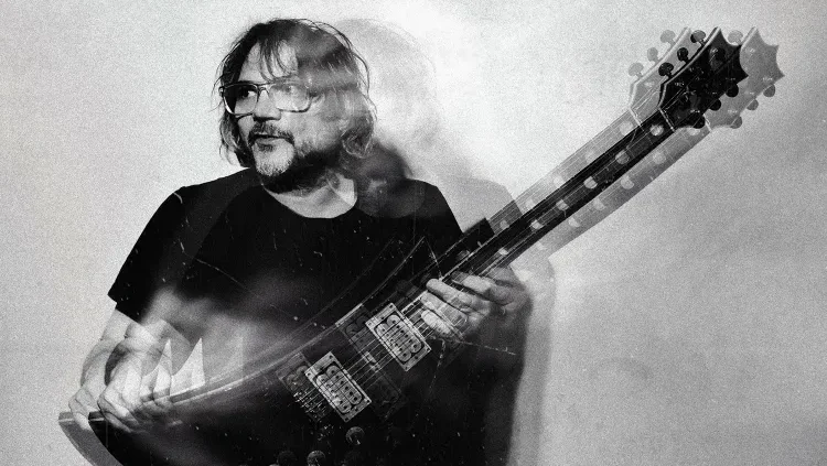 Jeff Tweedy lança “Feel Free”, nova prévia de “Twilight Override”