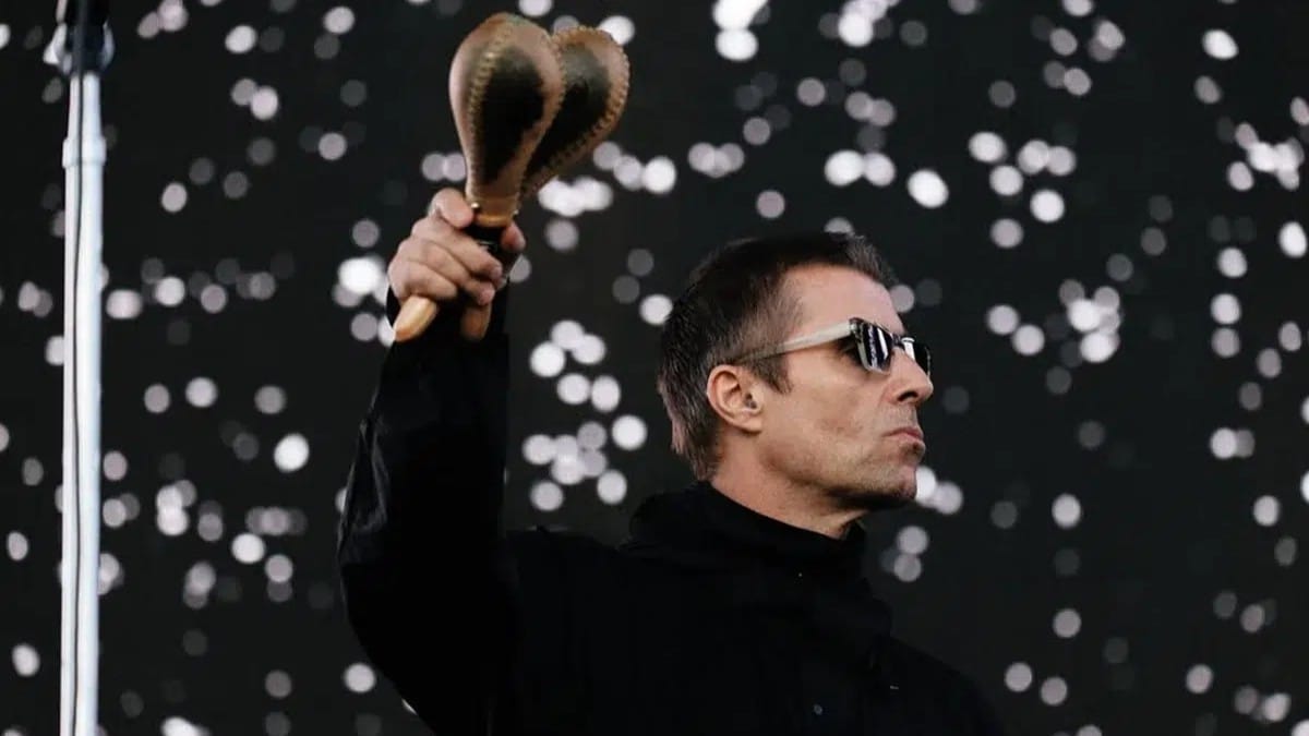 Liam Gallagher proibido de jogar instrumentos em shows do Oasis