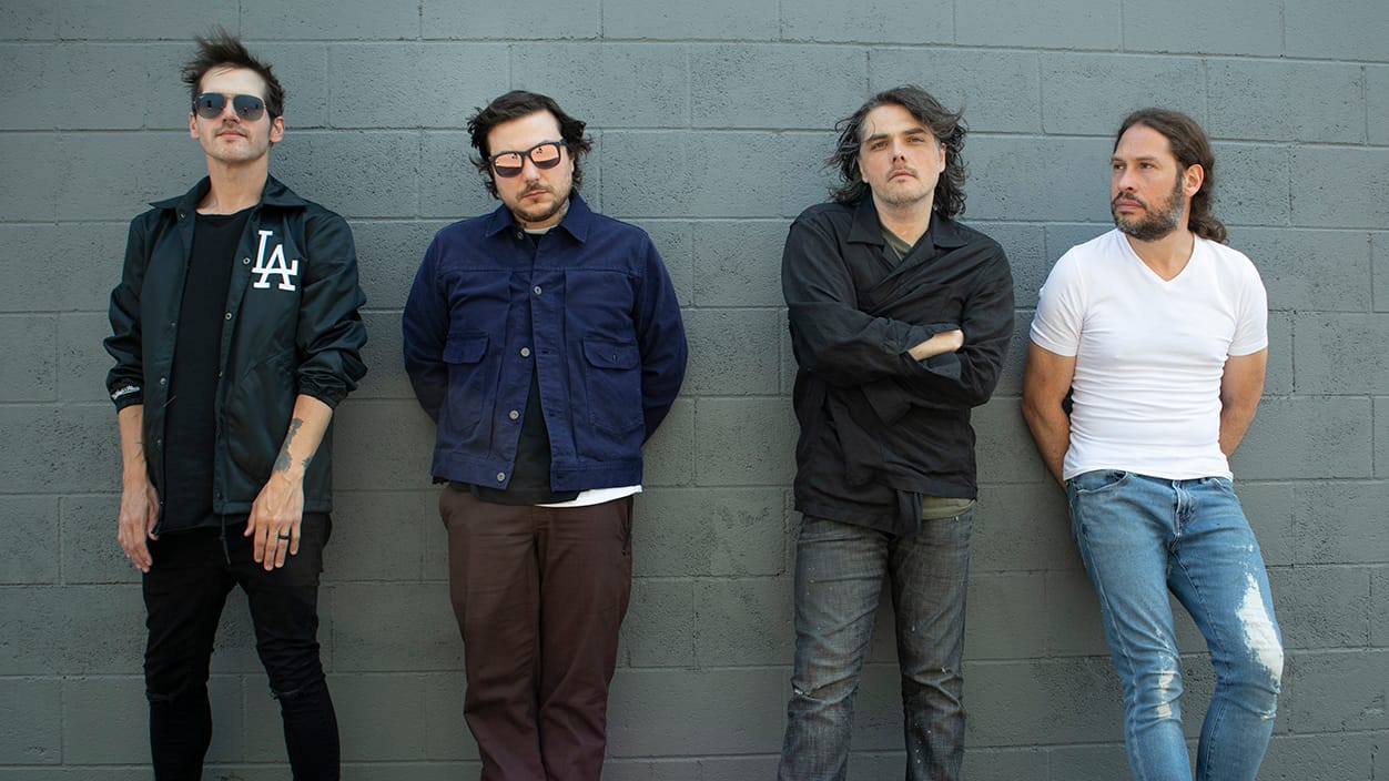My Chemical Romance leva Billy Corgan ao palco em Chicago
