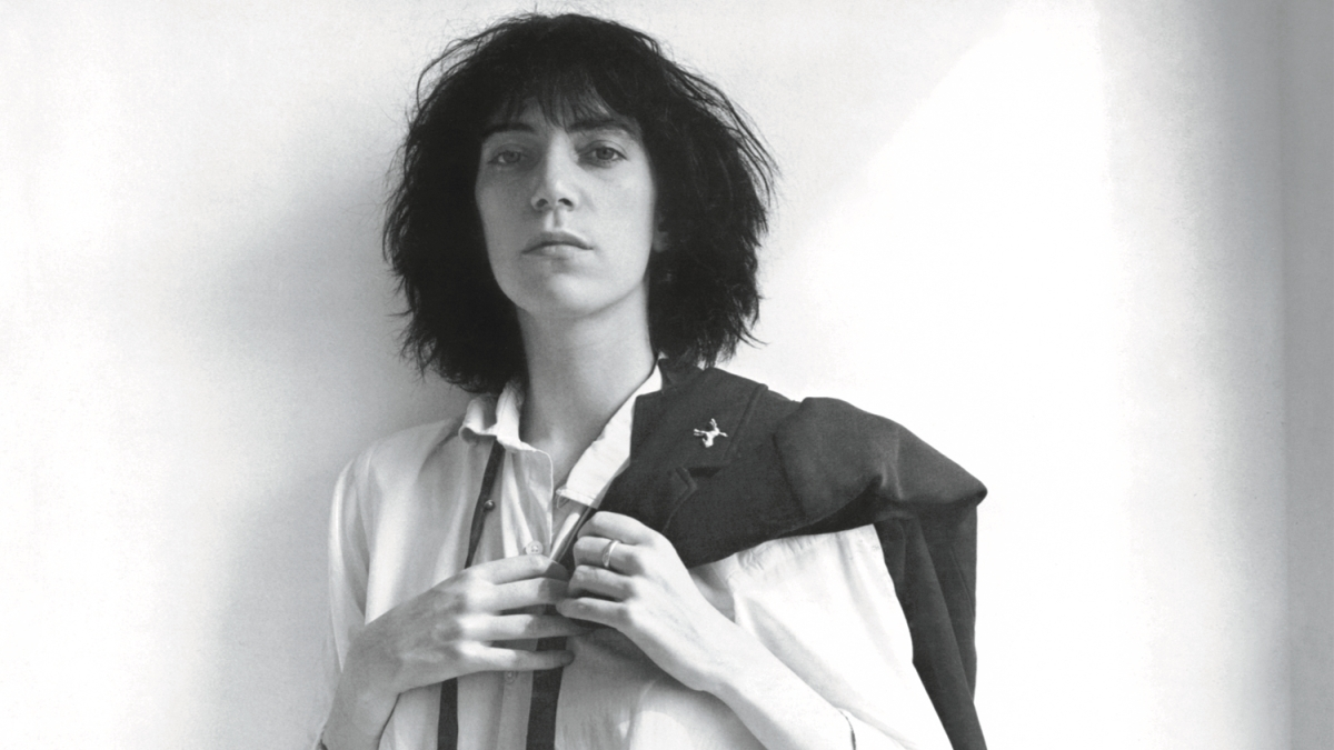 Patti Smith anuncia reedição de 50 anos de “Horses” com faixas inéditas