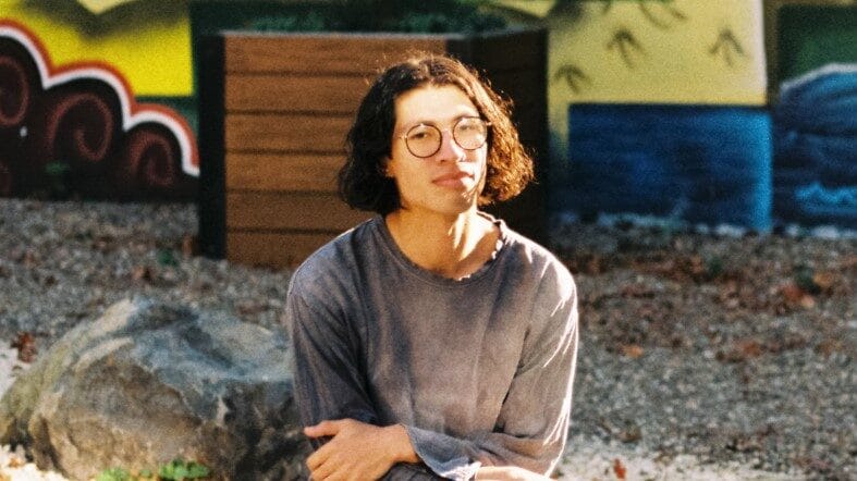 Pickle Darling anuncia “Bots” e lança single “Congratulations Champion”