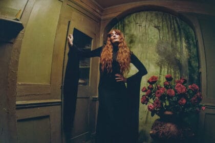 Florence + The Machine lança clipe de “Everybody Scream” e revela detalhes do novo álbum