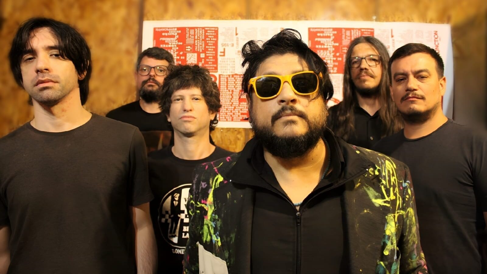 Viana Moog aprofunda clima atmosférico e poético no single pós-punk “És”