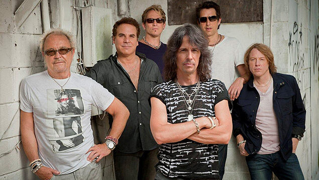 Foreigner se oferece para tocar no casamento de Taylor Swift