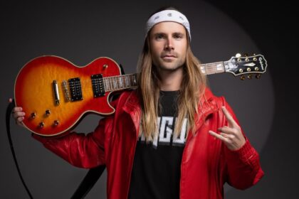 Tanguy levanta a bandeira do rock puro em primeiro single