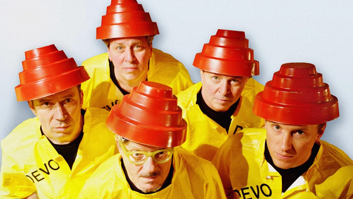 Devo e Kiss: banda revê comparação e almeja sucesso