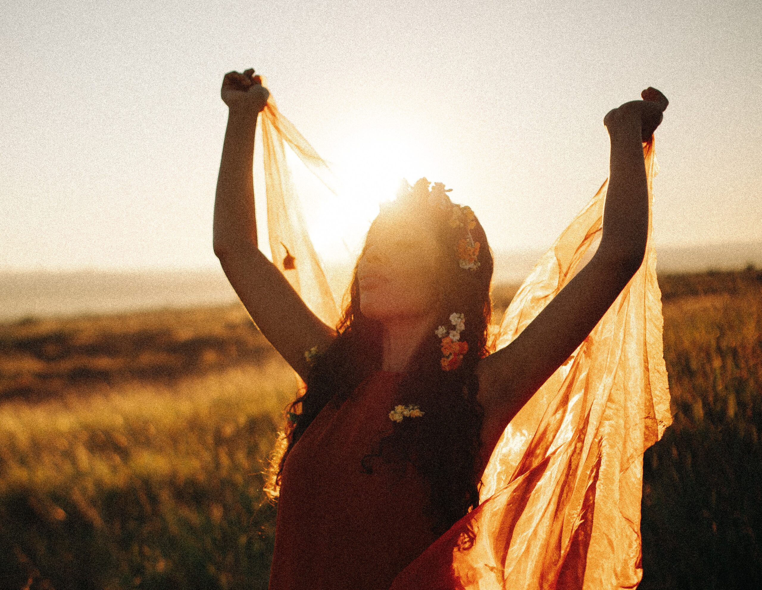 Josie lança o single “Escuro” e anuncia novo EP “Sensações”