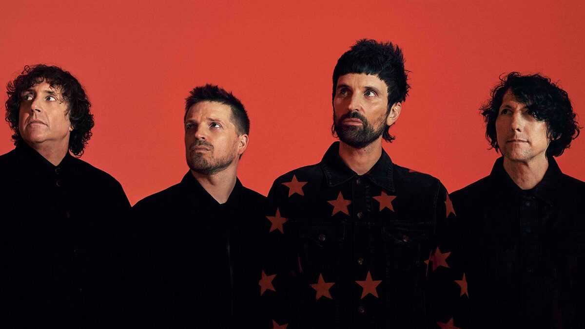 Kasabian anuncia show histórico em Londres e lança novo single “Hippie Sunshine”