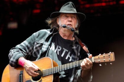 Neil Young lança ‘Big Crime’, single de ataque a Trump