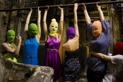 Pussy Riot recebe pena de até 13 anos na Rússia