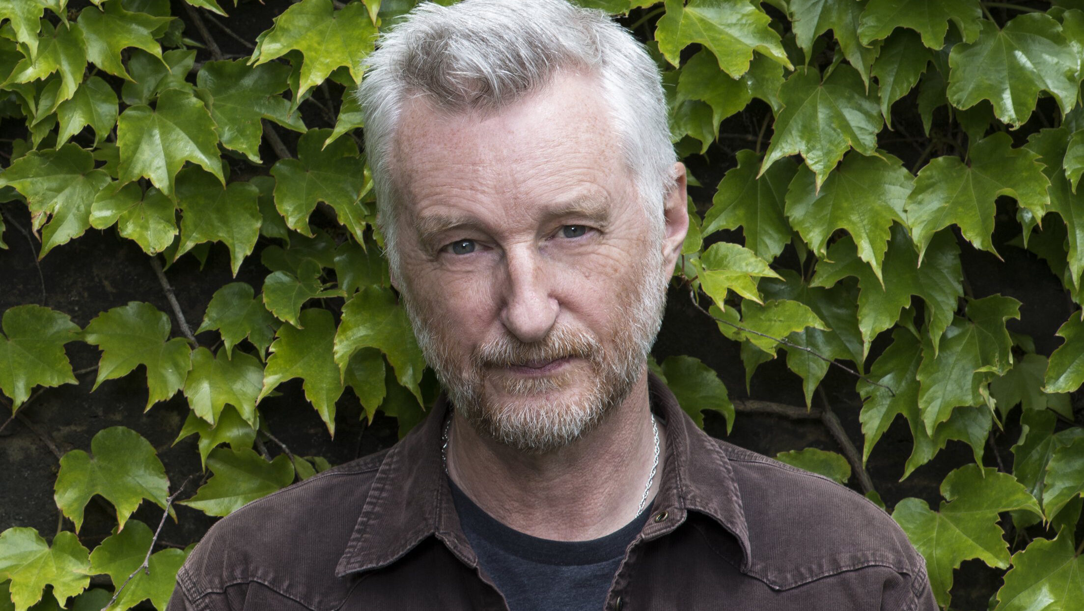 Billy Bragg convoca protesto em Londres contra Trump