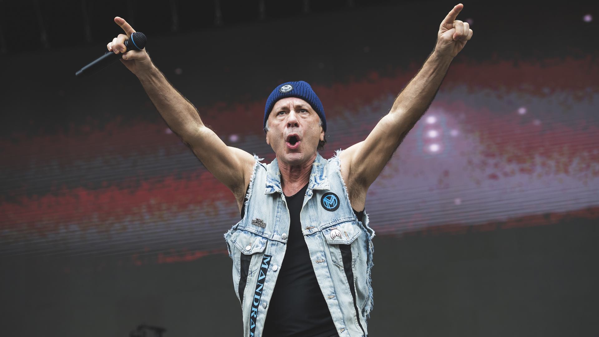 Bruce Dickinson lança novo clipe premiado para “Tears Of The Dragon”