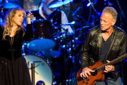 Stevie Nicks revela como música de Taylor Swift a ajudou a lidar com a perda de Christine McVie