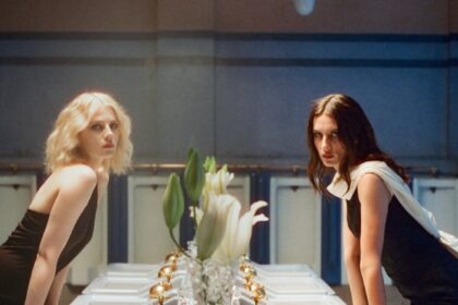 Wolf Alice lança clipe ‘Just Two Girls’ com Lucy Boynton