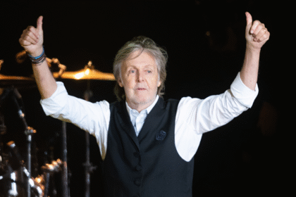 Paul McCartney toca “Help!” ao vivo após 35 anos