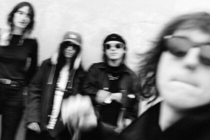 Geese toca covers de Stooges, Cohen e Floyd