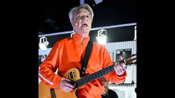 David Byrne toca “Psycho Killer” após 19 anos