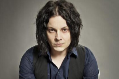 Jack White e Ringo Starr cantam clássico dos Beatles