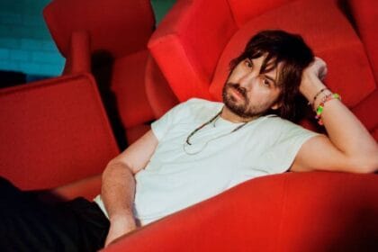 Tame Impala Deadbeat: novo álbum chega em 17 de outubro