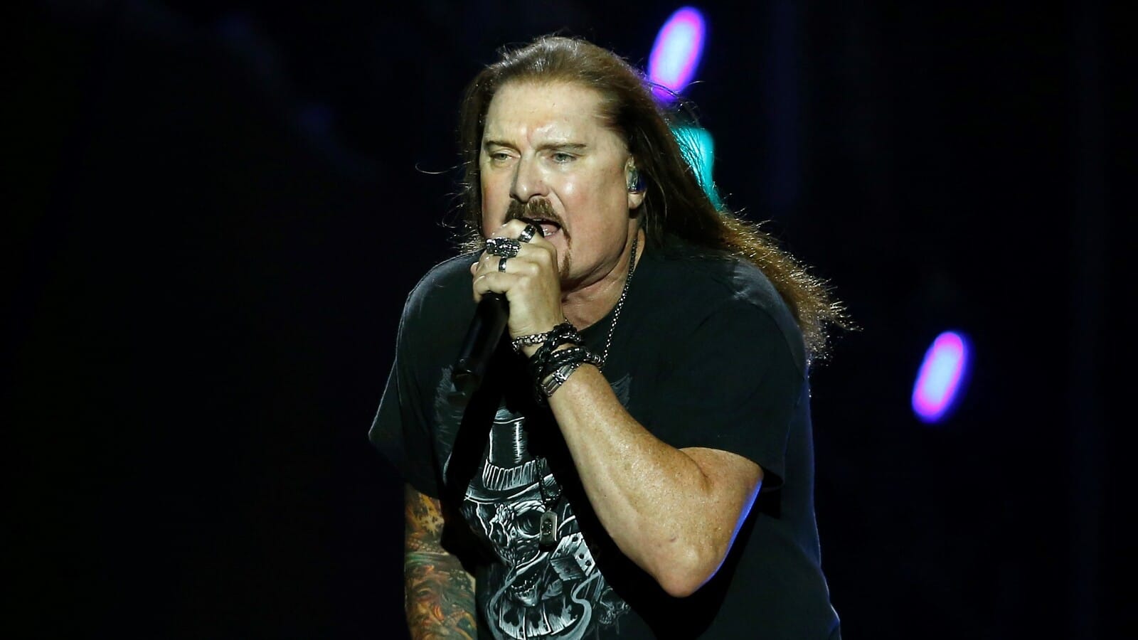 Dream Theater deve iniciar gravação de novo álbum entre 2026 e 2027, diz James LaBrie