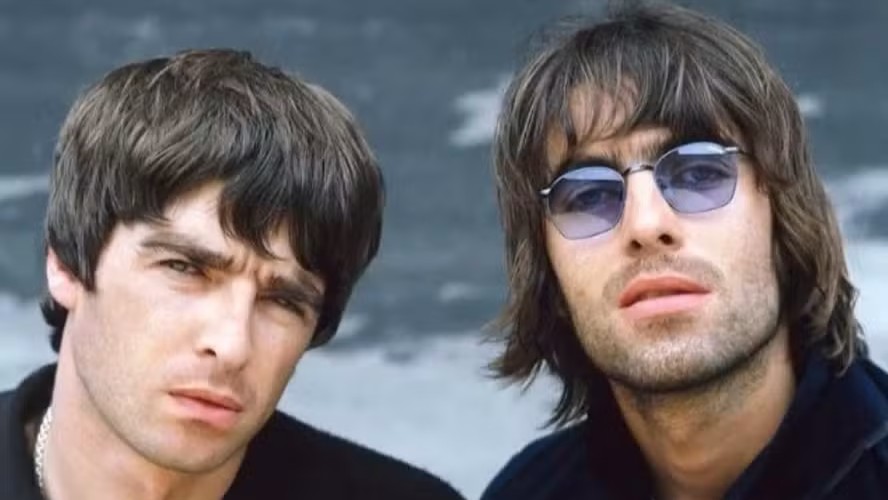 Oasis lança versão acústica inédita de ‘Morning Glory’