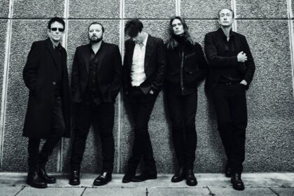 Suede fala sobre novo álbum e vitalidade na música atual