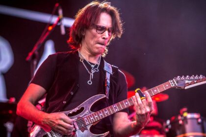 Axis: Bold as Love inspirou Steve Vai, diz guitarrista