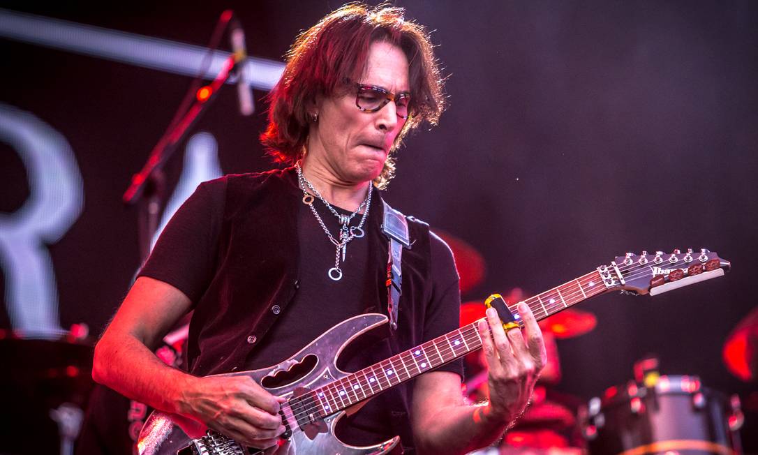 Axis: Bold as Love inspirou Steve Vai, diz guitarrista