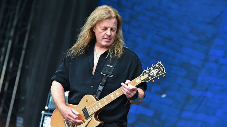 Roland Grapow detalha “Metalmorphosis”, novo álbum do Masterplan, e chegada de Marcus Dotta para turnê