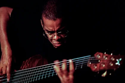 Ícone do jazz Anthony Jackson morre aos 73 anos
