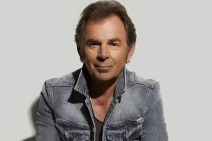 Jonathan Cain, nega rumores de saída da banda