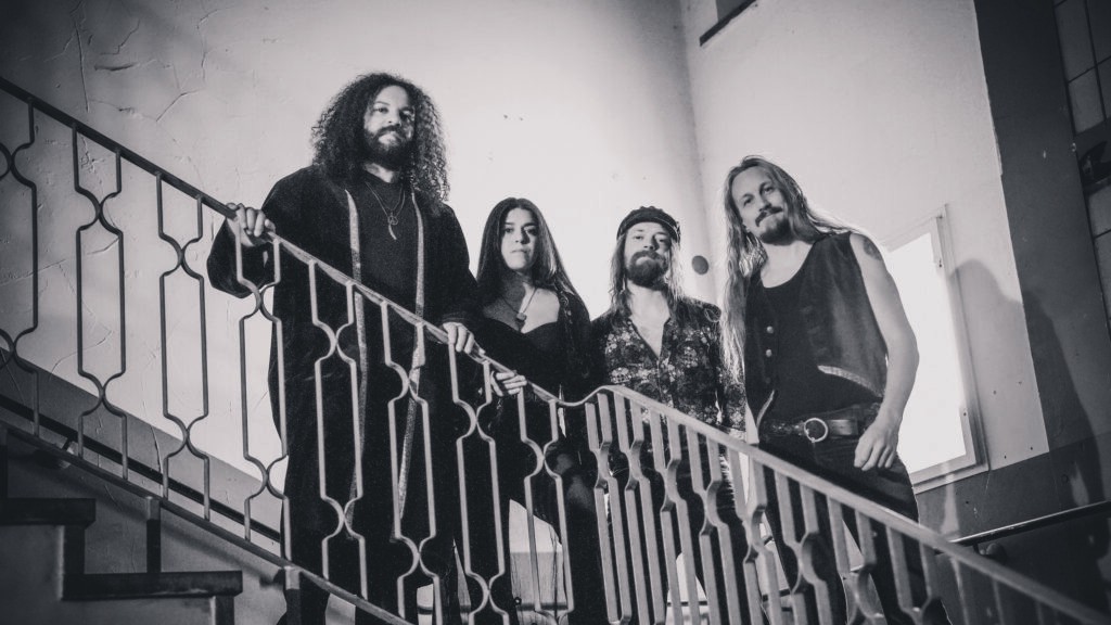 Siena Root e Boris confirmam shows no Brasil em novembro