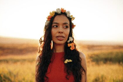 Josie lança o single “Luz” e antecipa o EP “Sensações”