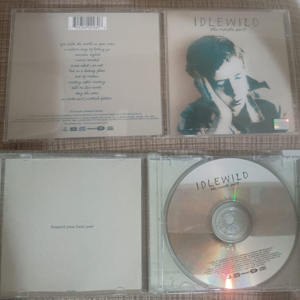 ediçao brasileira em CD de The Remote Part (2002), terceiro discos do Idlewild.