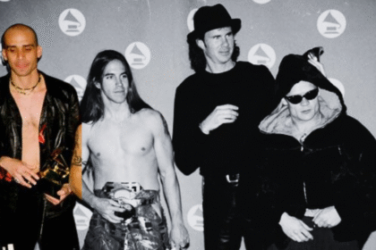 Ex-guitarrista do Red Hot Chili Peppers lança vaquinha
