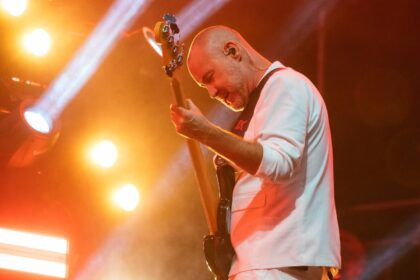 Wes Borland do Limp Bizkit lança guitarra exclusiva King V com a Jackson