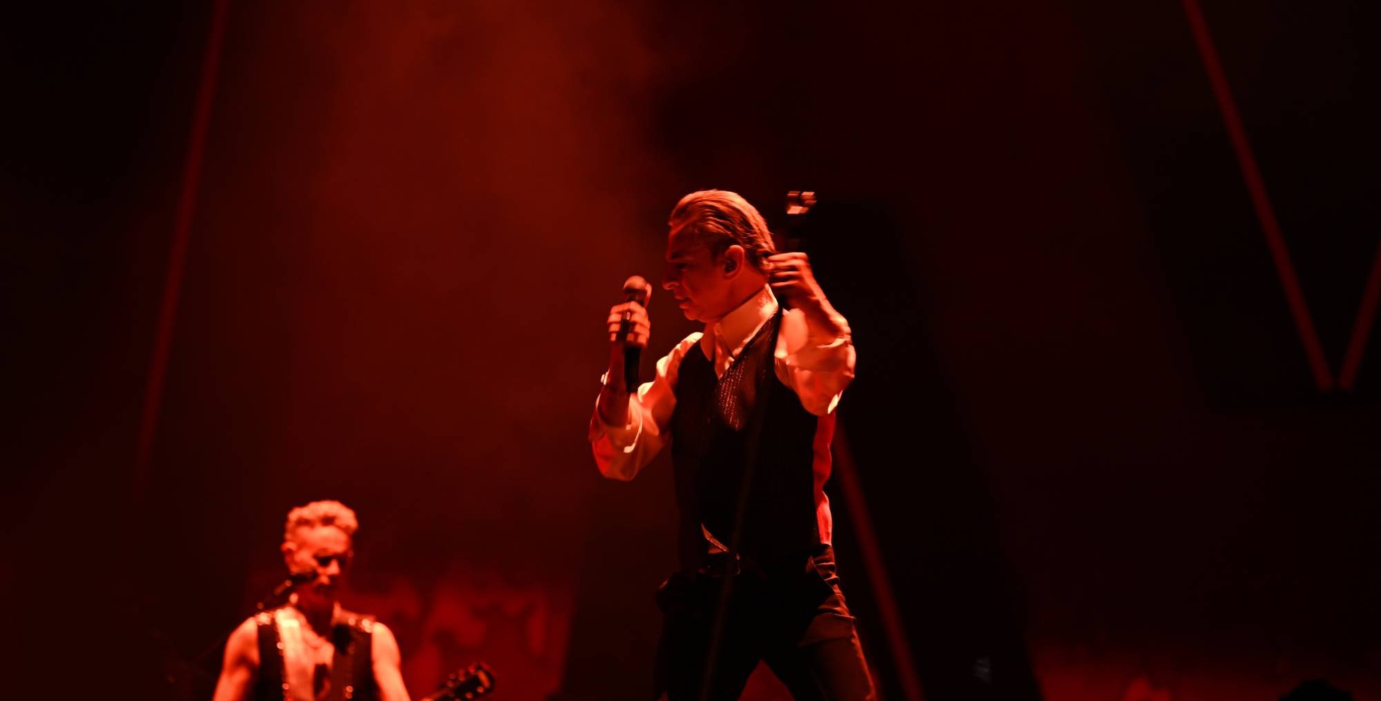 Depeche Mode anuncia lançamento físico do filme do show ‘M’ e novo álbum ao vivo