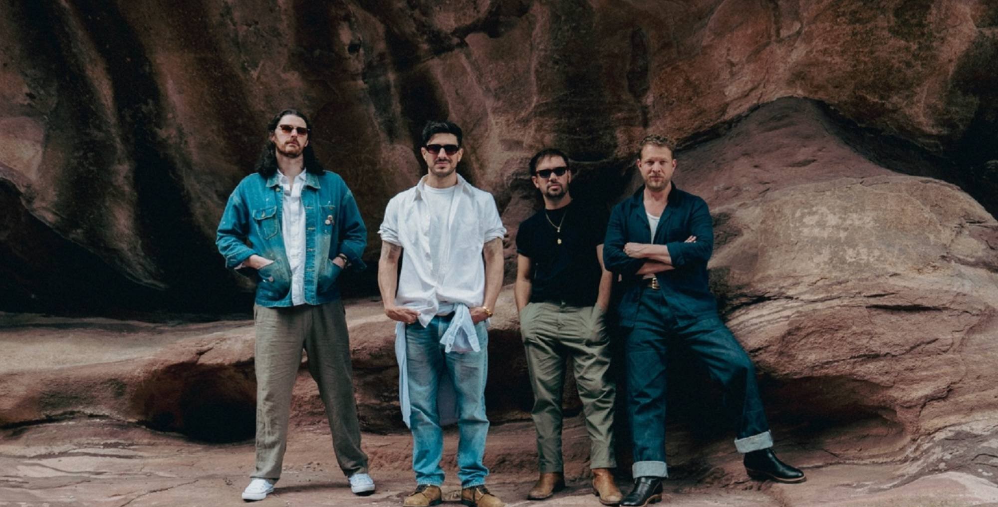 Mumford & Sons e Hozier lançam ‘Rubber Band Man’
