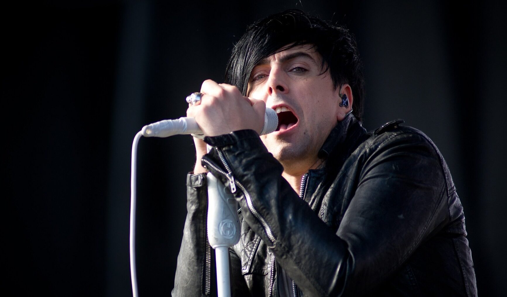 Morte de Ian Watkins: laudo aponta facada no pescoço