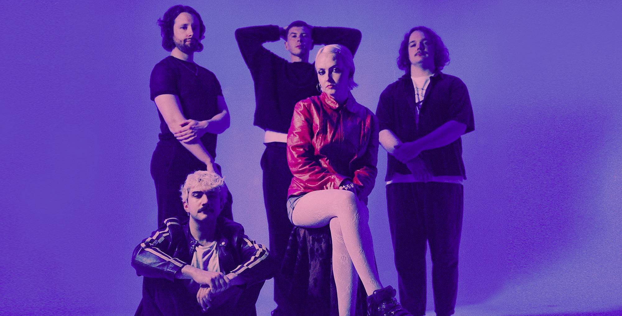 Just Mustard lança álbum inspirado por turnê com The Cure