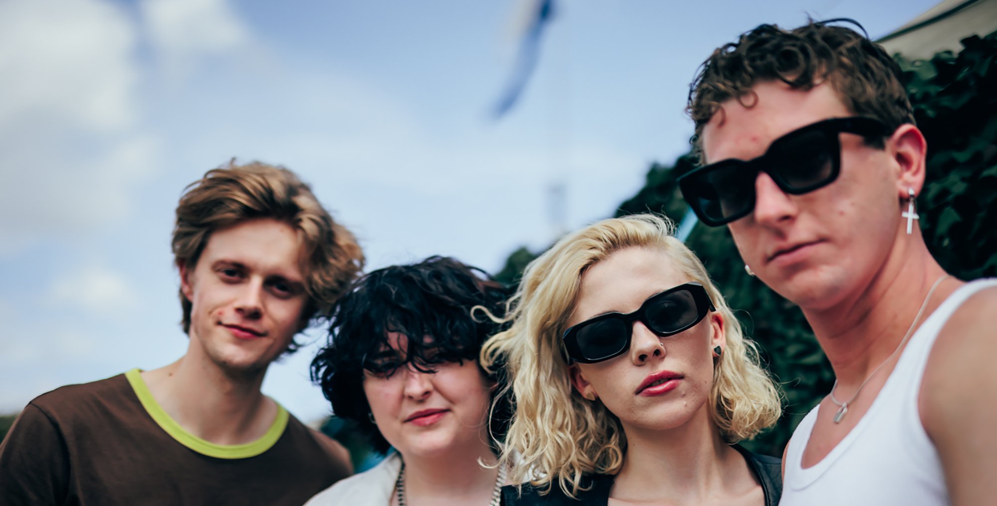 Pale Waves lança cover de ‘Zombie’, do The Cranberries