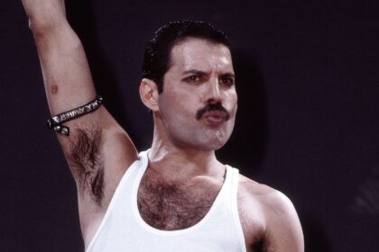 Livro de Freddie Mercury revela arquivos pessoais inéditos