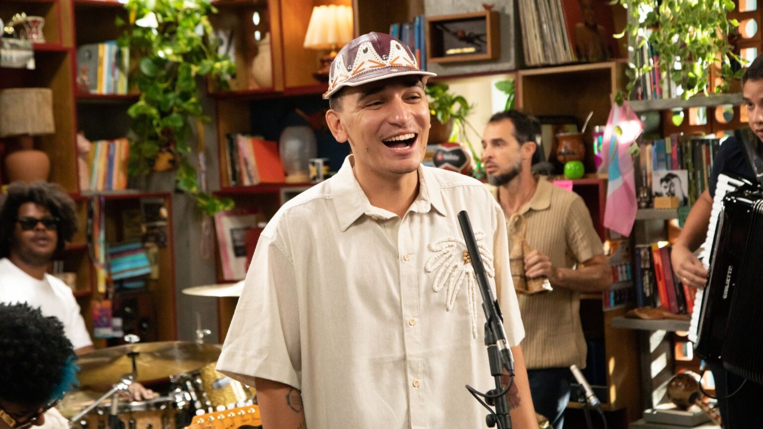 Tiny Desk Brasil estreia oficialmente com show de João Gomes