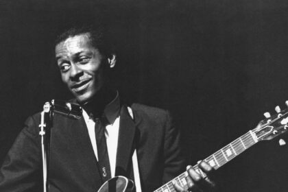 Biografia de Chuck Berry chega ao Brasil e detalha vida do pioneiro do rock