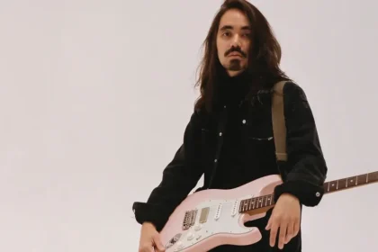 Mateus Asato lança primeiro single solo; ouça “Cryin'”