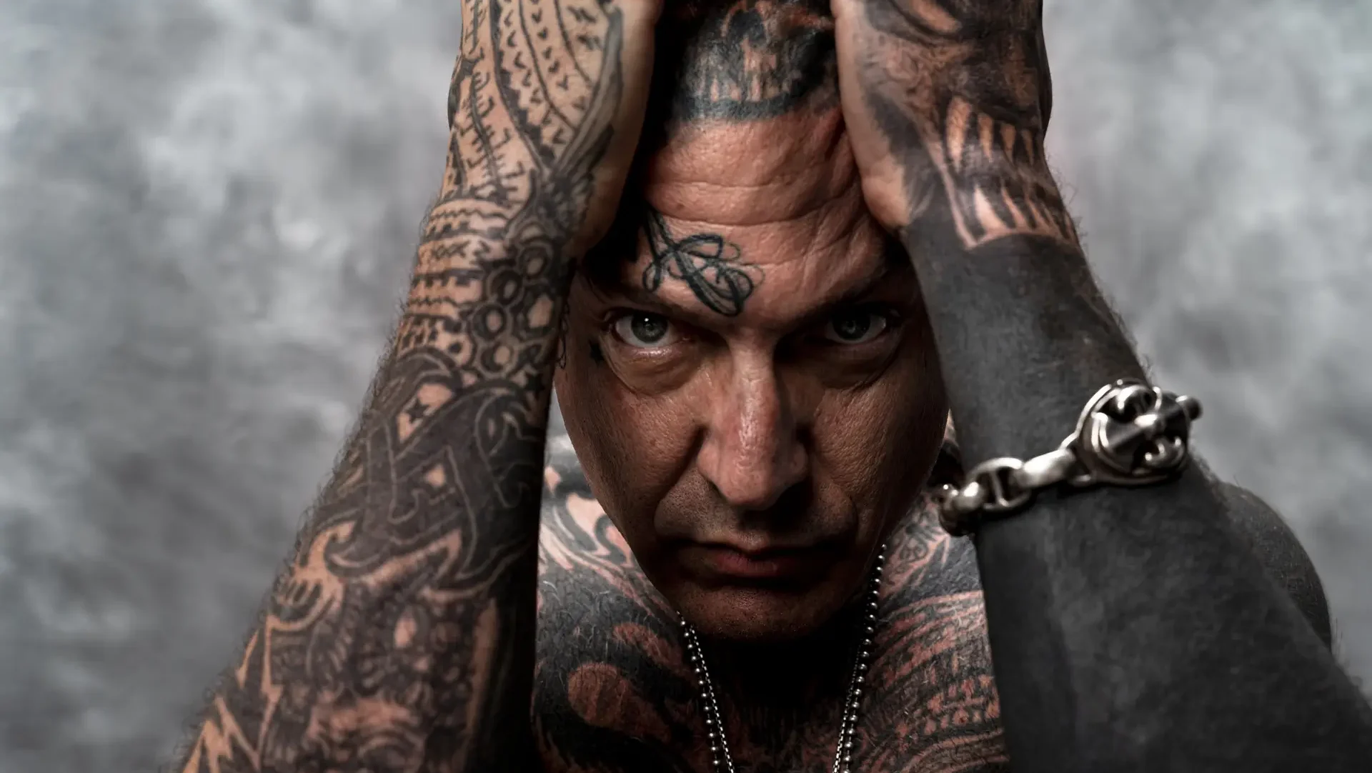 Evan Seinfeld, do Biohazard, fala sobre seu aplicativo “Full Metal Fitness”