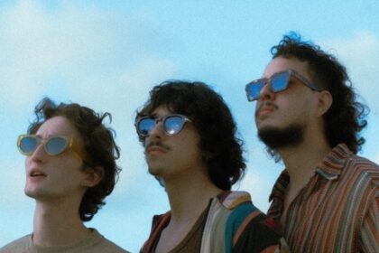 Papôla lança disco de estreia “Esperando Sentado, Pagando Pra Ver”