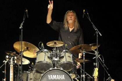 Baterista do 10cc Paul Burgess anuncia saída após 50 anos