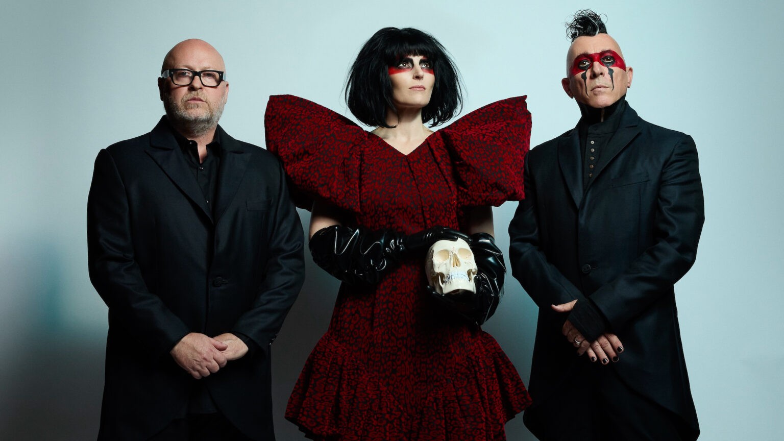 Puscifer lança ‘Self Evident’ e anuncia álbum Normal Isn’t