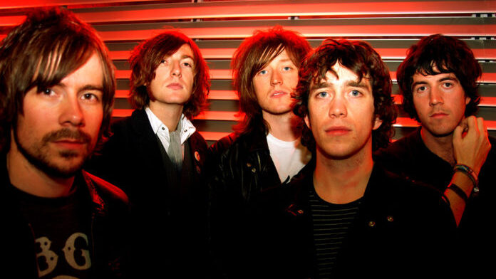 A banda Sound of Guns confirma a morte do cantor Andrew Metcalfe.